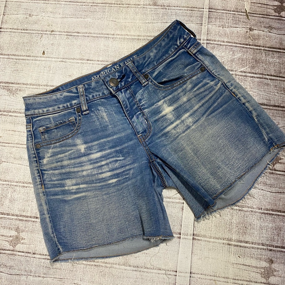 American Eagle Outfitters Blue Jean Shorts Vintage-Inspired Mid-Thigh